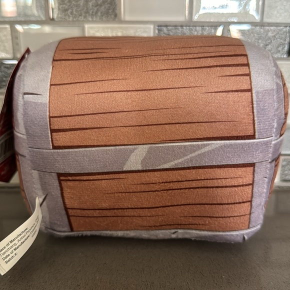 Dungeons & Dragons MIMIC Chest Plush / Limited  Edition / 6” / BRAND NEW - Picture 8 of 16